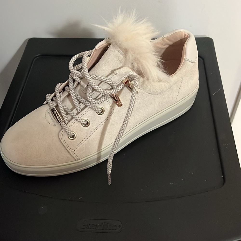 NWOT - Taryn Rose Georgy Suede Sneakers - Picture 3 of 5